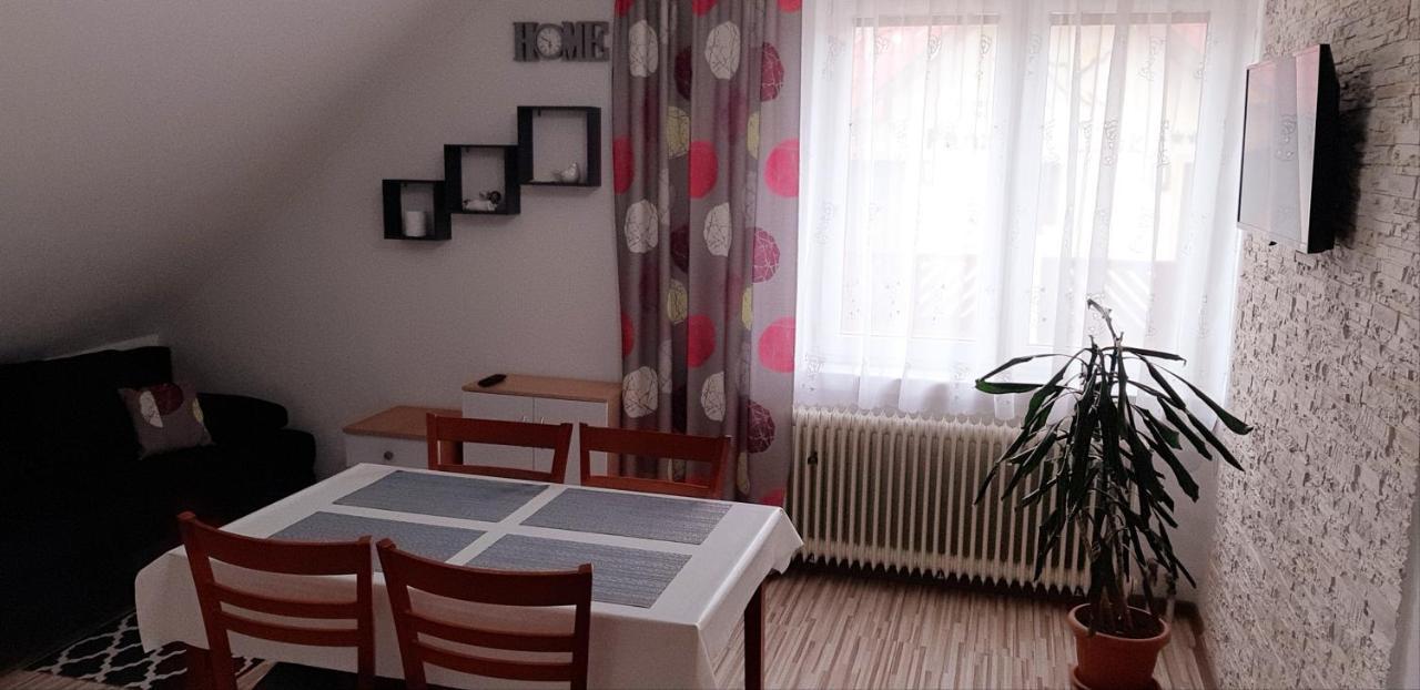 Apartmany Lucky 30 Exteriör bild