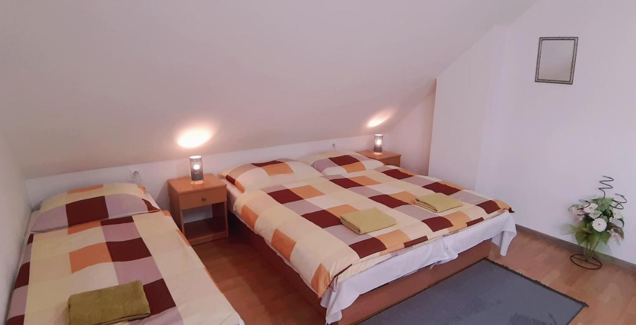Apartmany Lucky 30 Exteriör bild